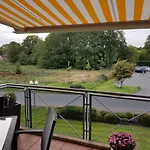 Sonnenschein Mit Grossem Balkon Lägenhet