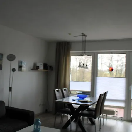 Sonnenschein Mit Grossem Balkon * 格洛米茨